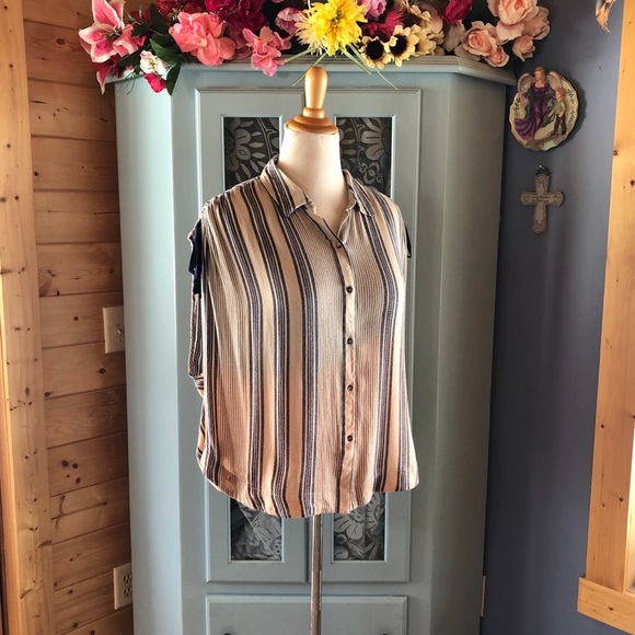 FREE PEOPLE Top  BRAND NEW w/Tags Attached. - Picture 5 of 7